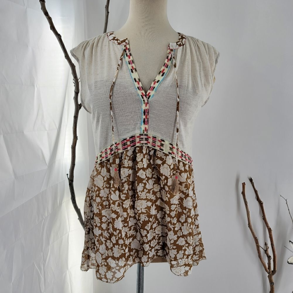Anthropologie one September cap sleeve embroidered top